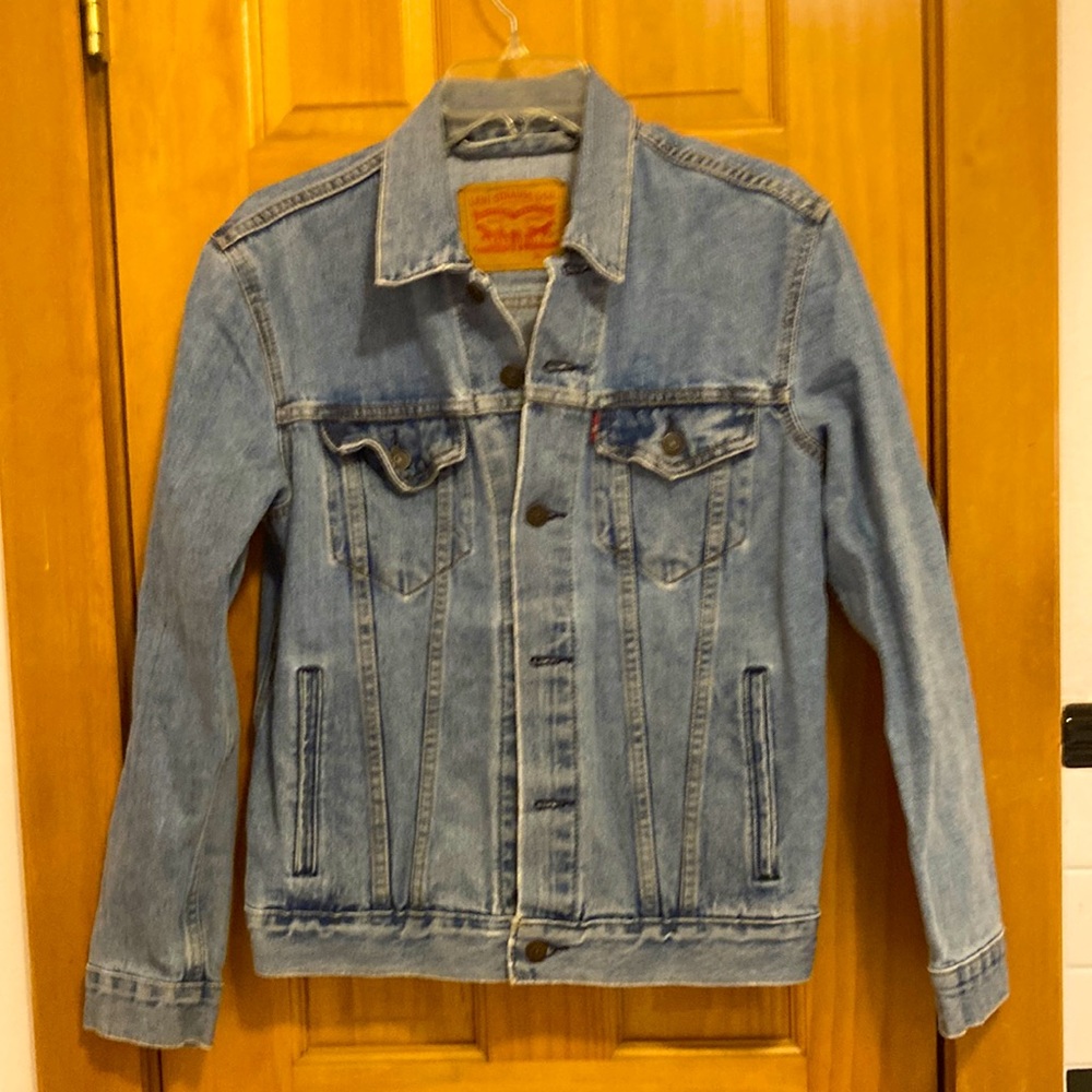 Levi’s men’s denim jacket. Small.